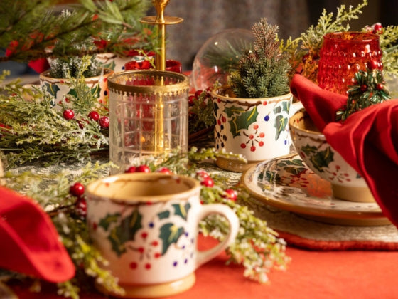 Winter Green Christmas Pattern. Holly & ivy deck the halls.